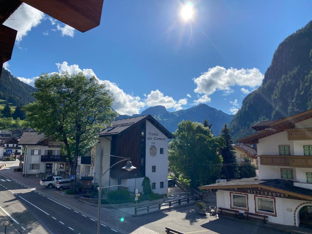 Calore Di Una Casa Di Montagna Campitello di Fassa Buitenkant foto