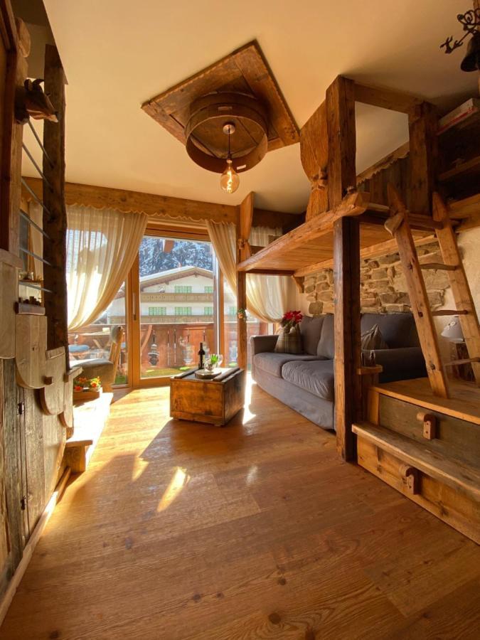 Calore Di Una Casa Di Montagna Campitello di Fassa Buitenkant foto