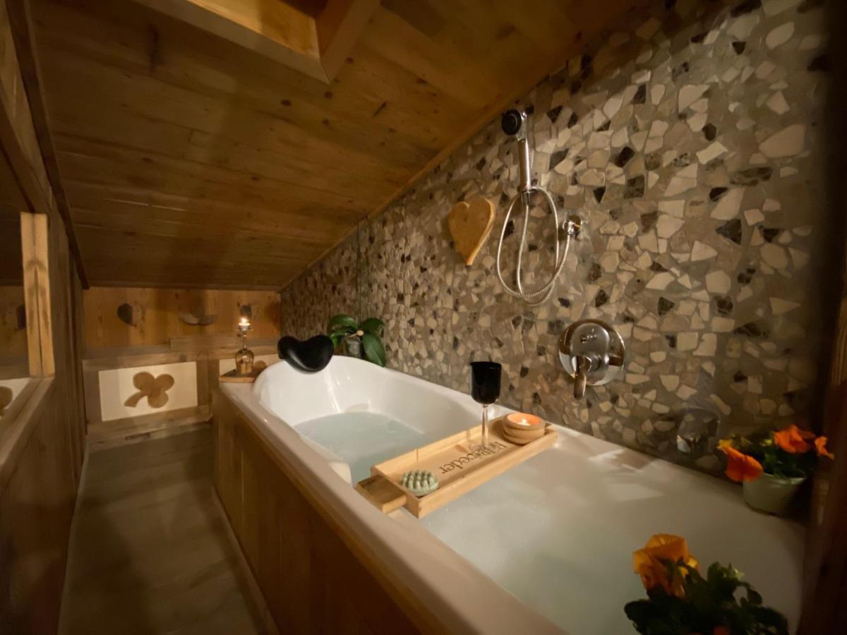 Calore Di Una Casa Di Montagna Campitello di Fassa Buitenkant foto